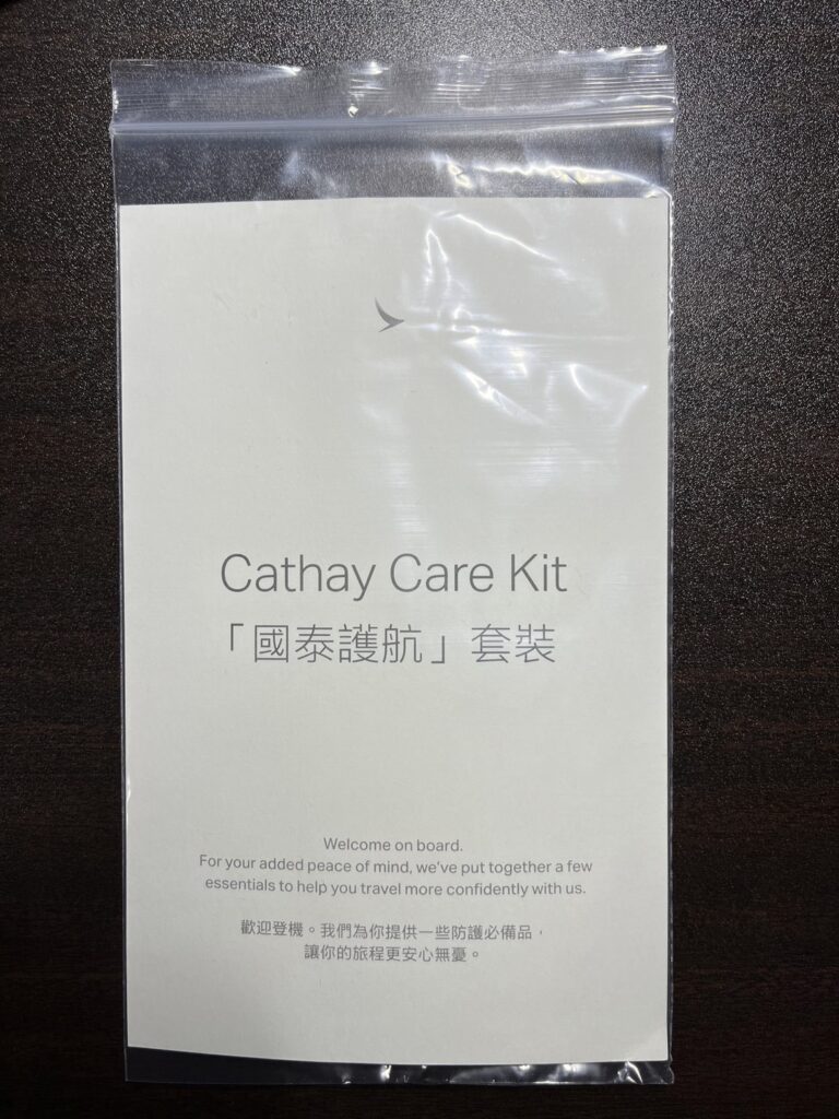 Cathay Pacific　機内でのサージカルマスク（不織布）　の着用が義務付けられている